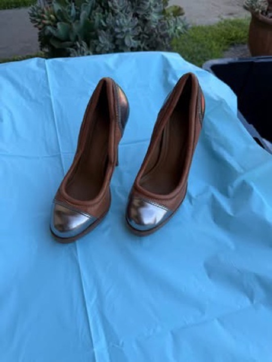 Tory Burch Shoes - Women's Brown Leather and Metallic Toe Pumps